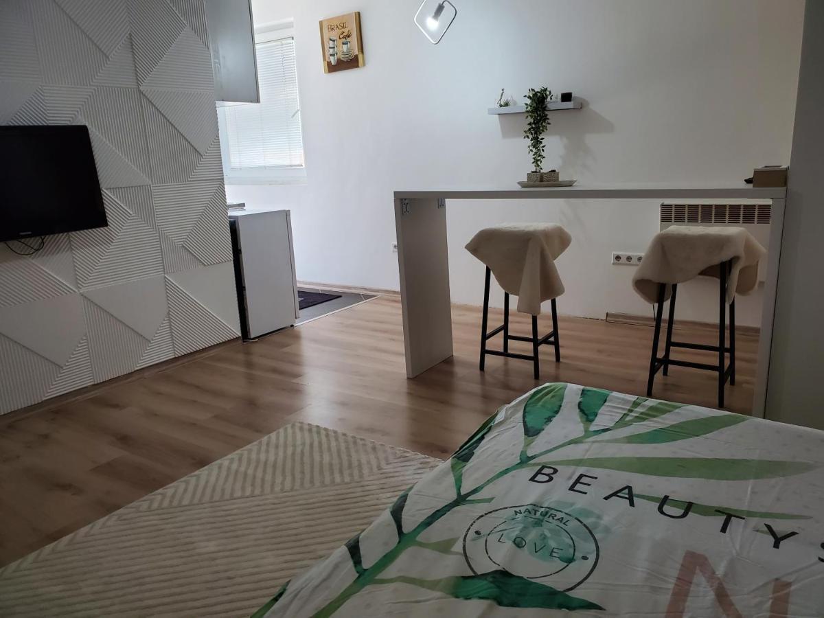 Sleep And Drive White Apartamento Saraievo Exterior foto