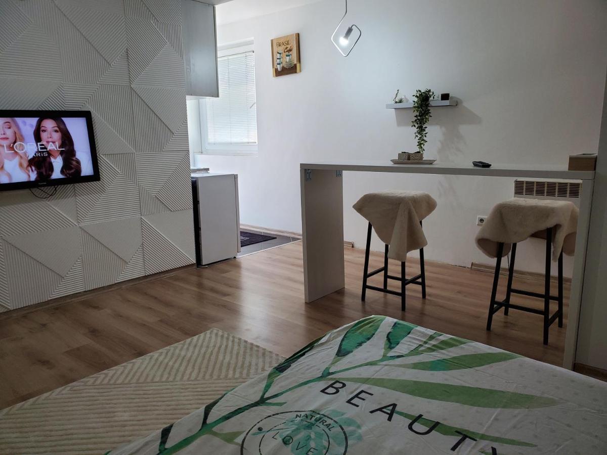 Sleep And Drive White Apartamento Saraievo Exterior foto